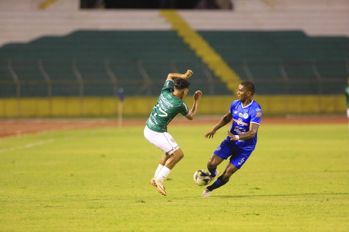 Beckeles le responde a Milagro Flores: “Si te dedicas a algo tienes que prepararte”