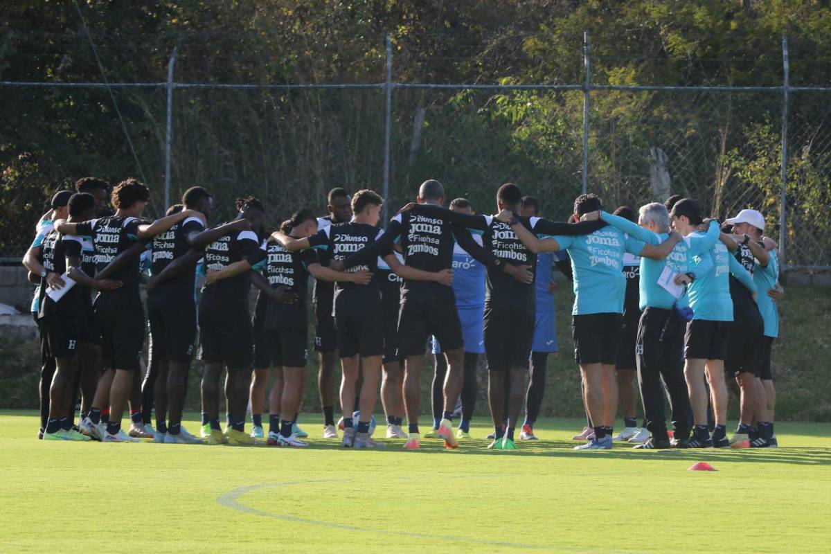 Caras nuevas, visita sorpresa y gran ambiente en primer entreno de la Selección de Honduras