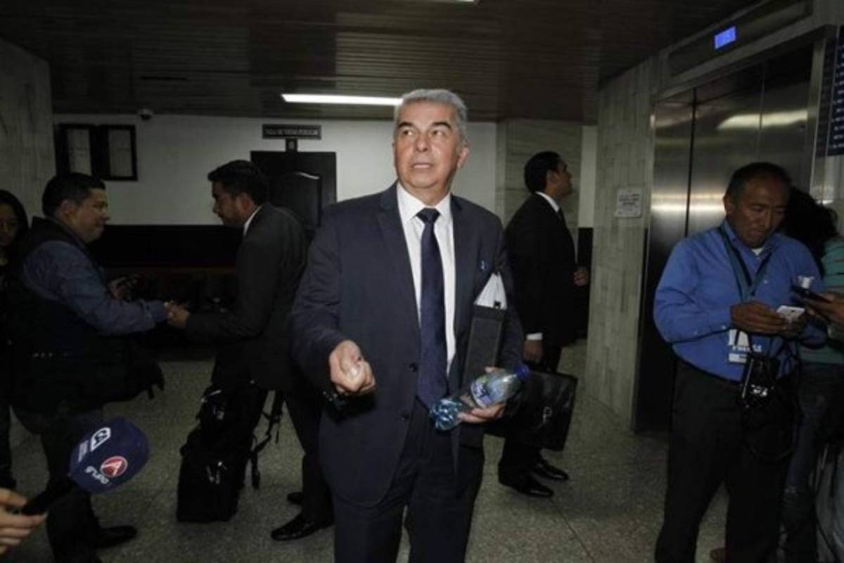 Ordenan captura de expresidente del Congreso de Guatemala por corrupción