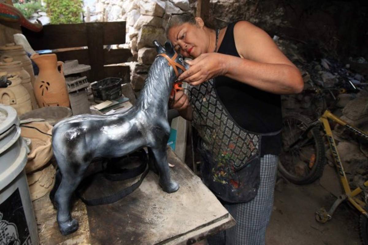 Enfermera por vocación, pero alfarera por pasión