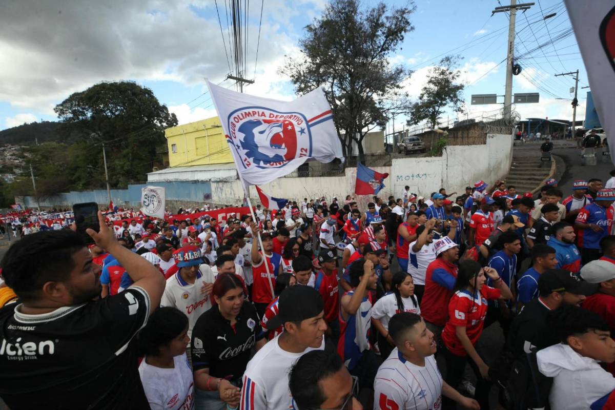 Así fue la llegada de la Ultra Fiel al estadio Nacional para partido de Olimpia ante Real España