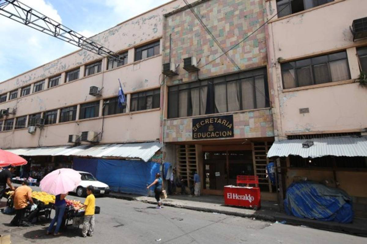 Proyectan sitios para ubicar a vendedores ambulantes del DC