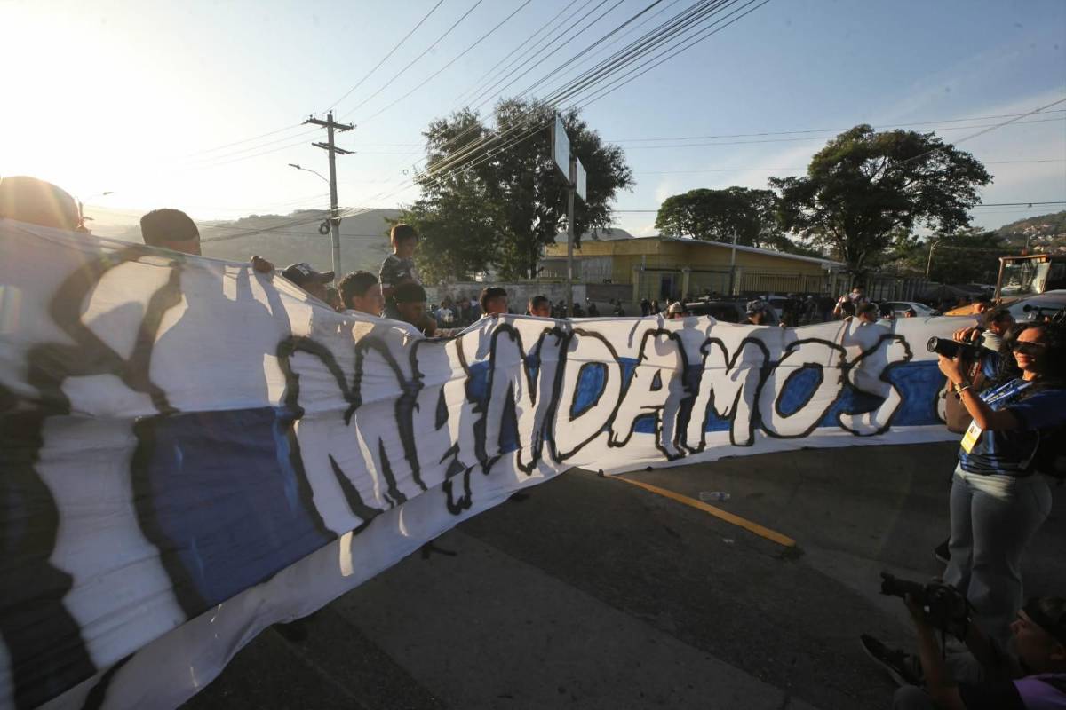 Fiesta total en el Estadio Nacional: Afición de Motagua celebra su 98 aniversario