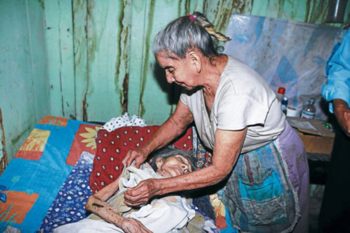 Ancianitas urgen más alimentos