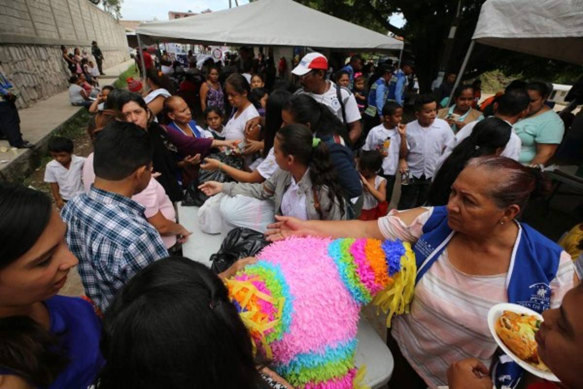 Vecinos de El Pedregal abrazan la paz y celebran su 52 aniversario