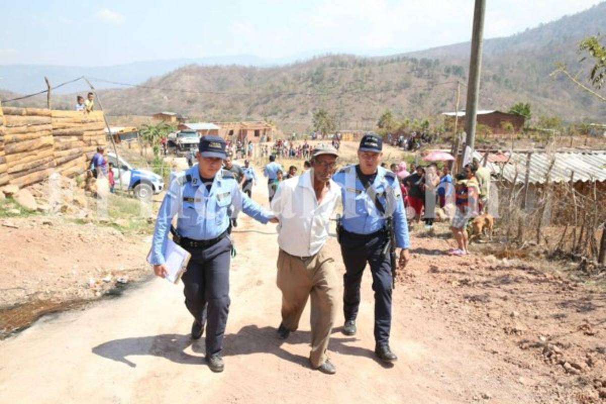 Hombre es hallado asesinado en el solar de su propia casa en la colonia Suyapa de la capital de Honduras