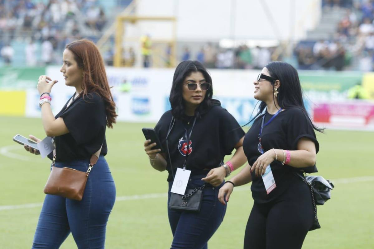 Elsa Oseguera y Milagro Flores sorprendieron: Famosos presentes en partido de tiktokers