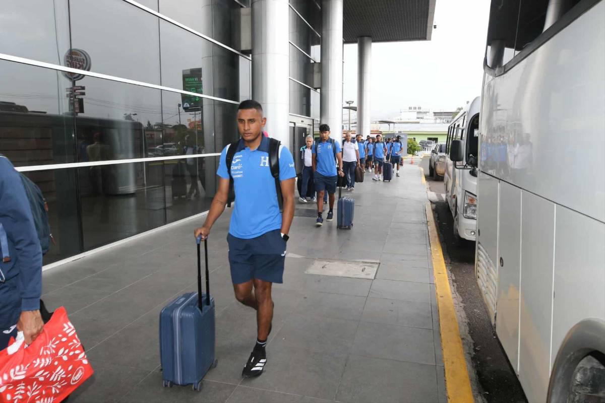 Con cara de pocos amigos llegaron seleccionados de Honduras a Tegucigalpa