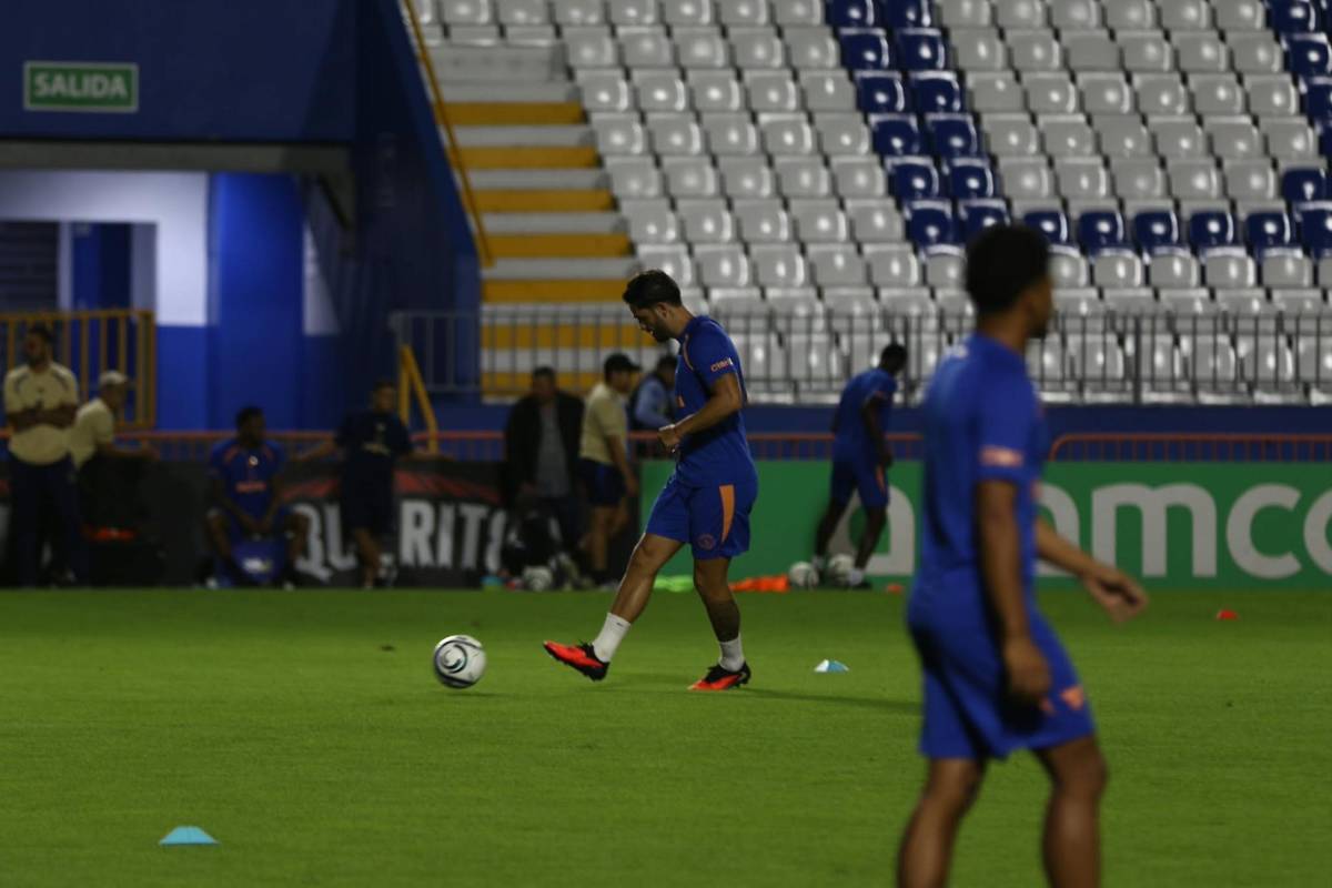 La Revo sorprende a Motagua y el DT Javier López enloquece: Furor de Copa Centroamericana