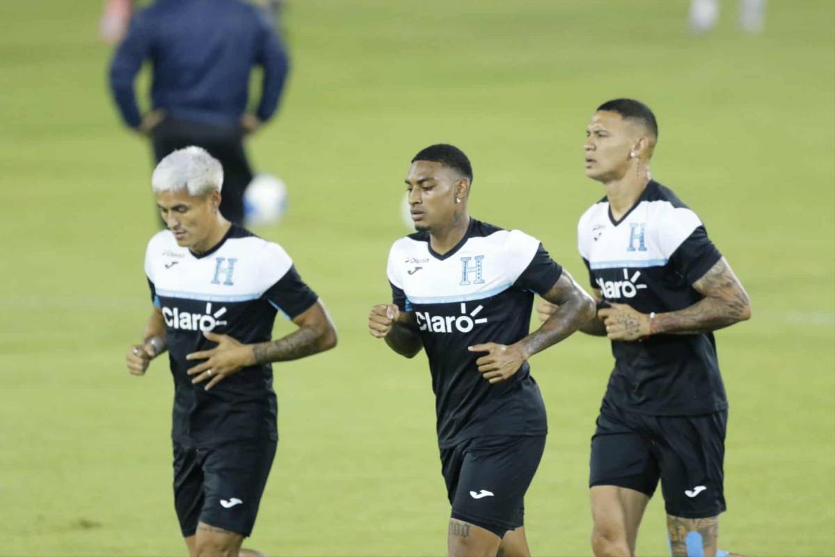 Jugador llegó con bolso de lujo, insólito impase en el estadio y ausencias en entreno de Honduras