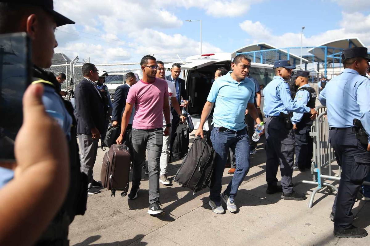 Recibimiento hostil, jugadores llegan de civil y fiesta olimpista previo a final ante Real España