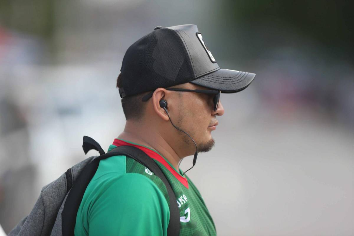 Bellas chicas, invasión Olimpista y el ambientazo en el regreso del CD Choloma a Liga Nacional