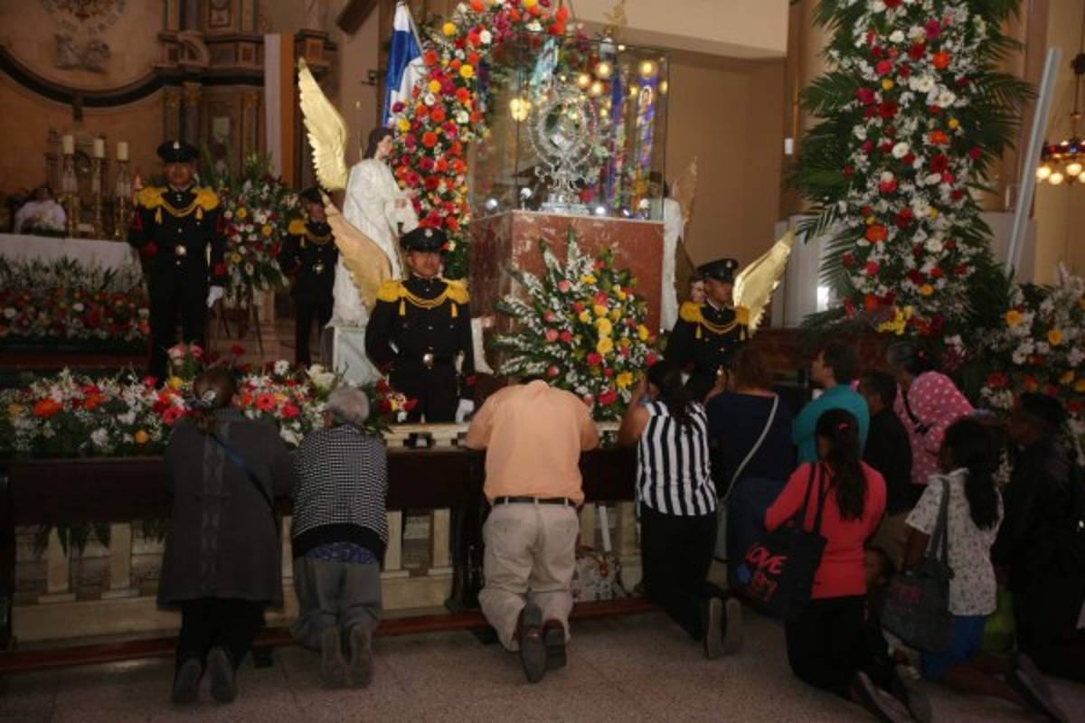 Las Fuerzas Armadas de Honduras se rindieron ante su ilustre capitana