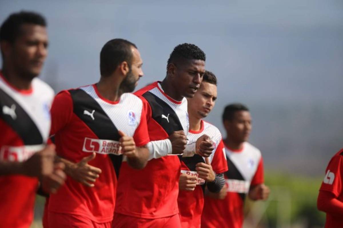 El entrenador del Olimpia Héctor Vargas: 'Costly es Costly en Centroamérica”