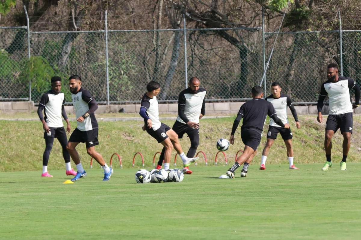 Nuevo fichaje del Olimpia presente, lesión de Menjivar y lo que hizo el chelito en el entreno Nuevo fichaje del Olimpia presente, lesión de Menjivar y lo que hizo el chelito en el entreno