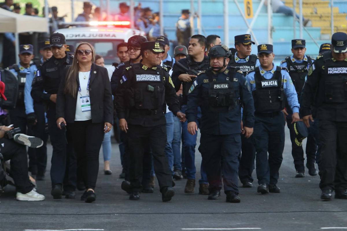 Motivo de la pelea de barras, terror en las afueras del Nacional y Olimpia hace sufrir a Motagua