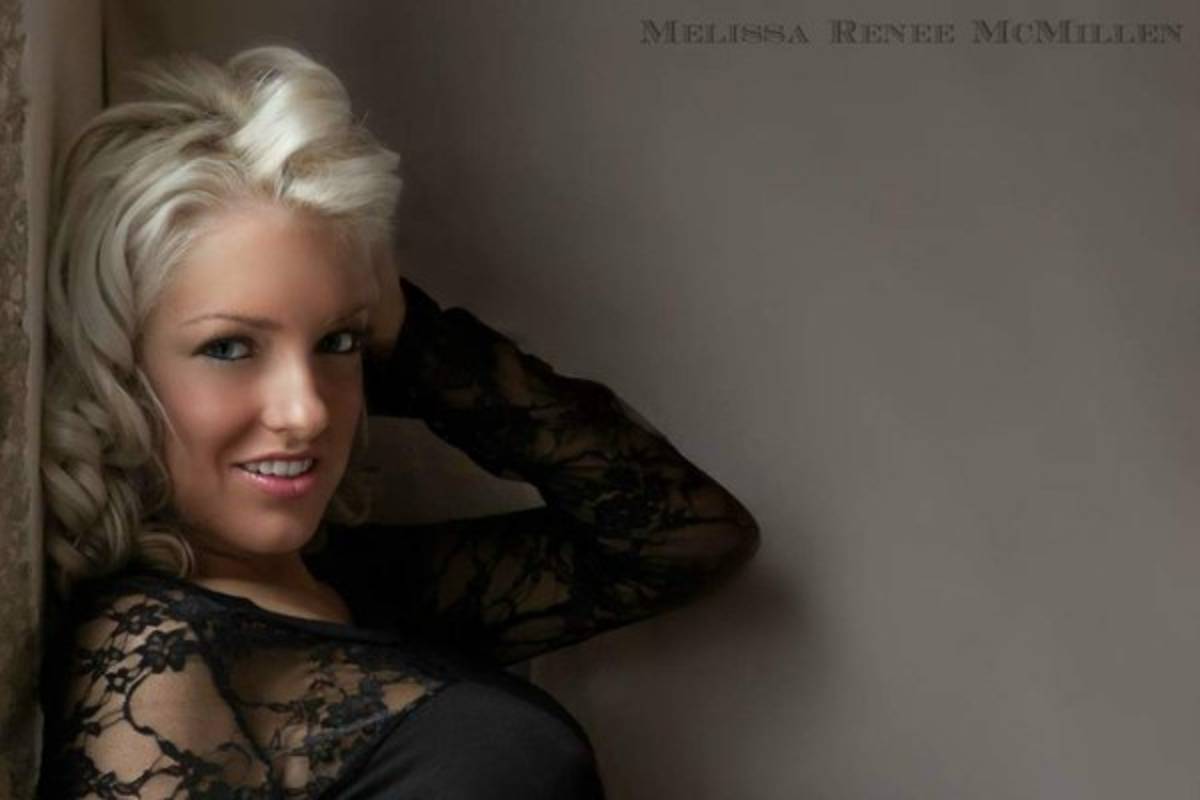 Facebook: Así responde madre denunciada por fotos mientras amamanta