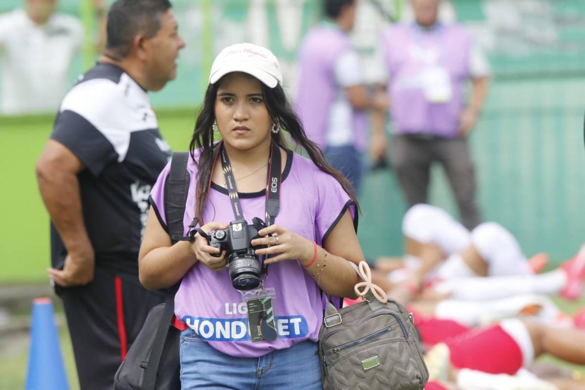 Bellas chicas engalanaron y un fenomenal ambiente se vivió en el estadio Yankel Ronsenthal