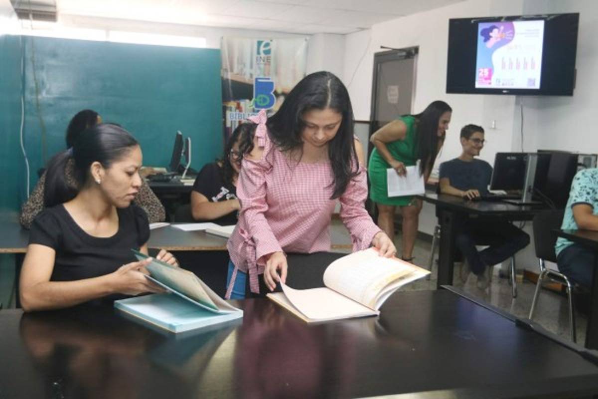 Más de 13 mil libros de cifras al alcance en la biblioteca del INE
