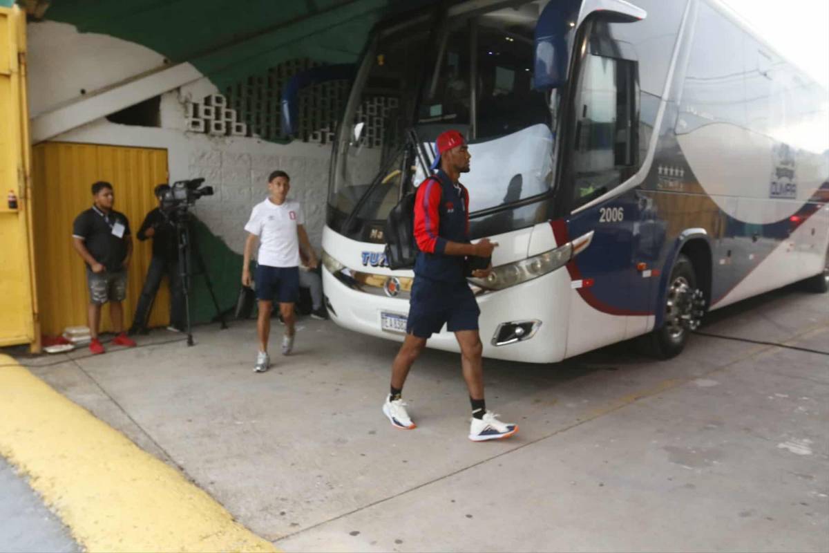 Lindas chicas y sorprende lo que hizo André Orellana: Ambiente previo al Marathón vs Olimpia