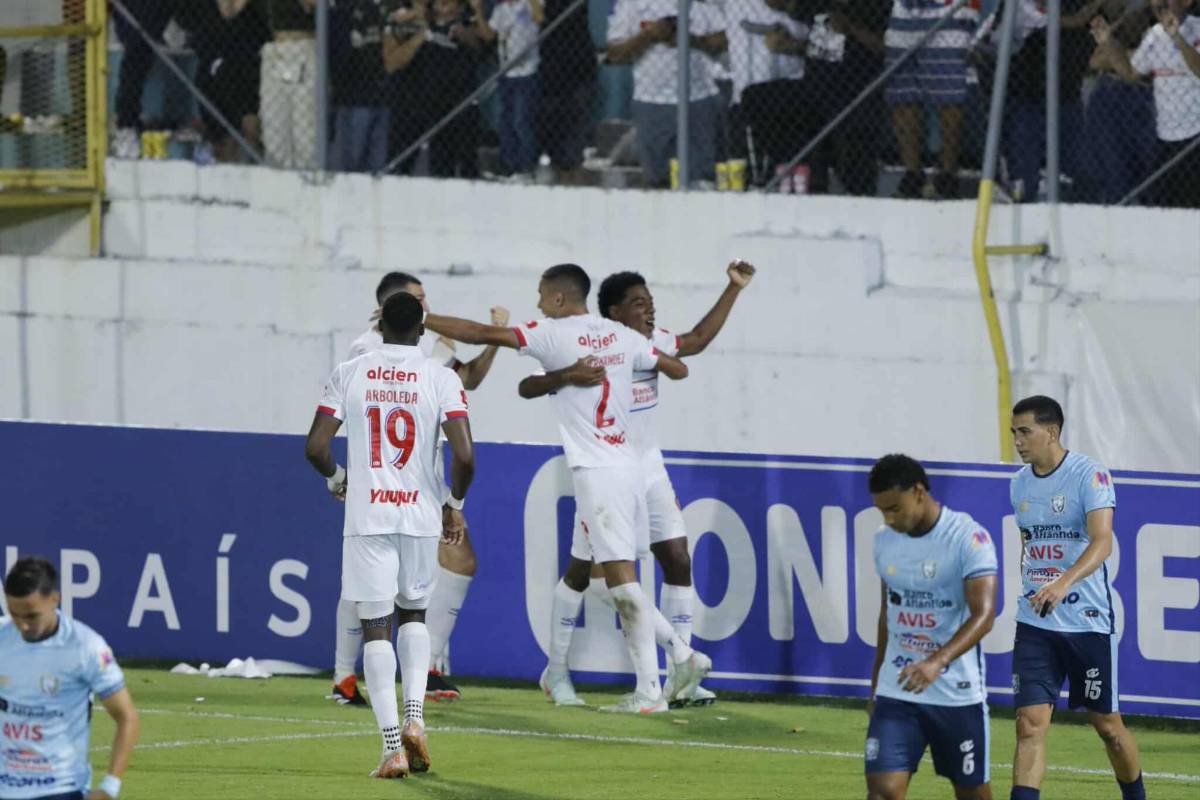Show de la Ultra, lindas chicas, figura se lesiona y alegría por remontada de Olimpia en el Morazán