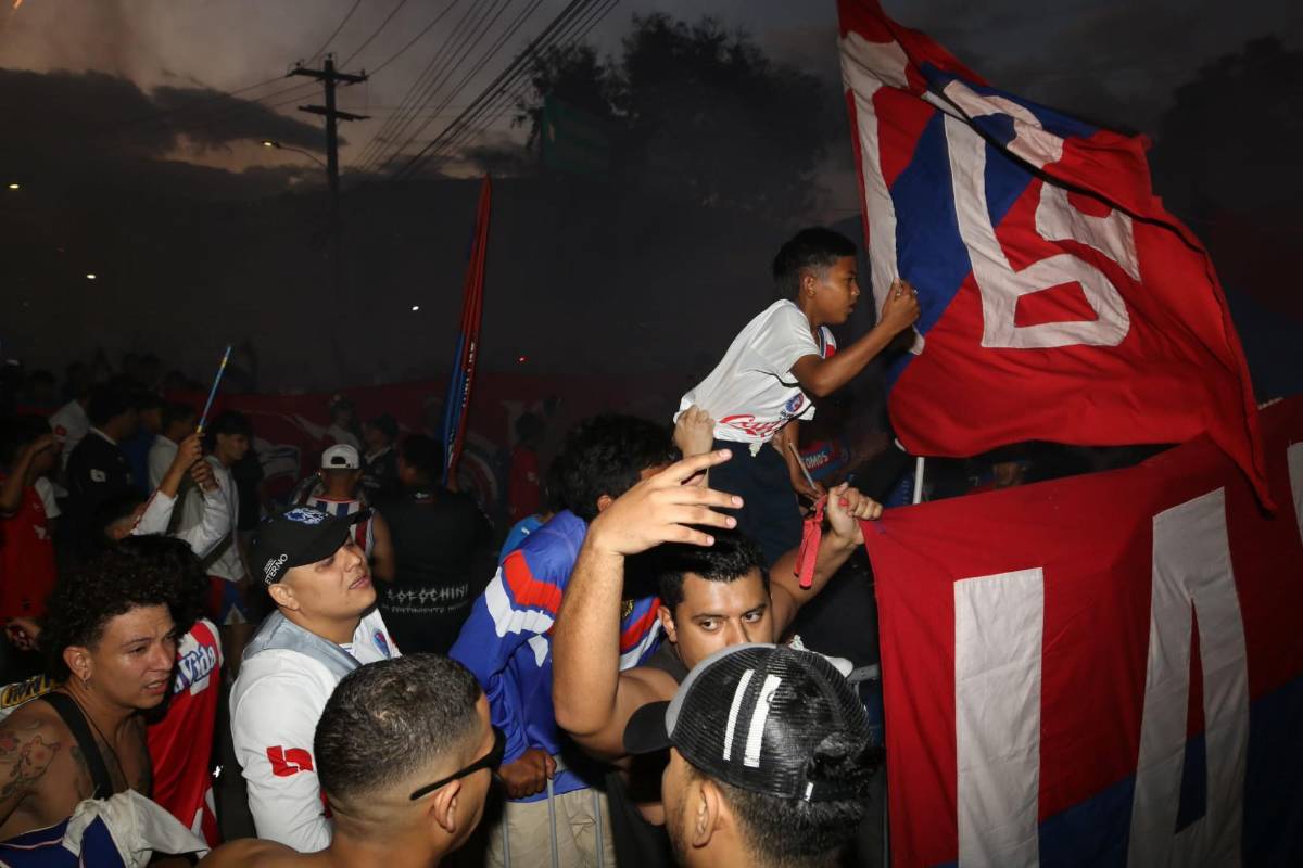 Bellas chicas, show de la Ultra Fiel, reconocimiento a figuras del Olimpia y los nuevos fichajes