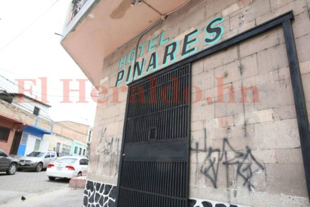 Cierran el legendario Hotel Pinares del barrio Villa Adela por extorsión