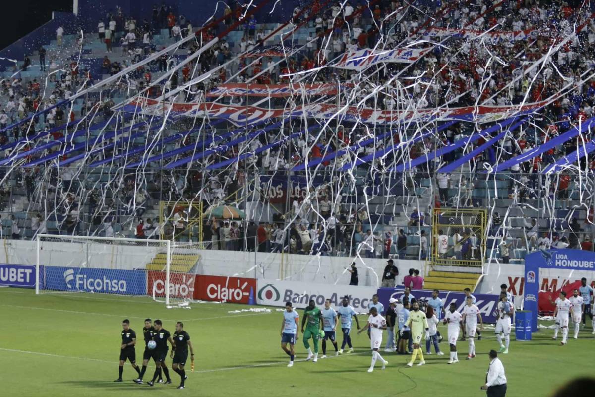Show de la Ultra, lindas chicas, figura se lesiona y alegría por remontada de Olimpia en el Morazán