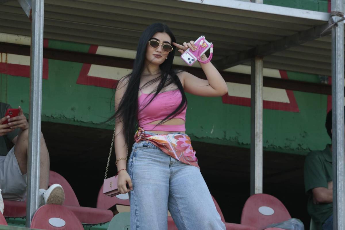 Rubia enamora, barras montan carnaval y el ambientazo previo al clásico Marathón vs Olimpia