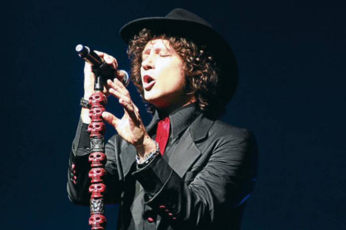 Bunbury contrae nupcias con Jose Girl