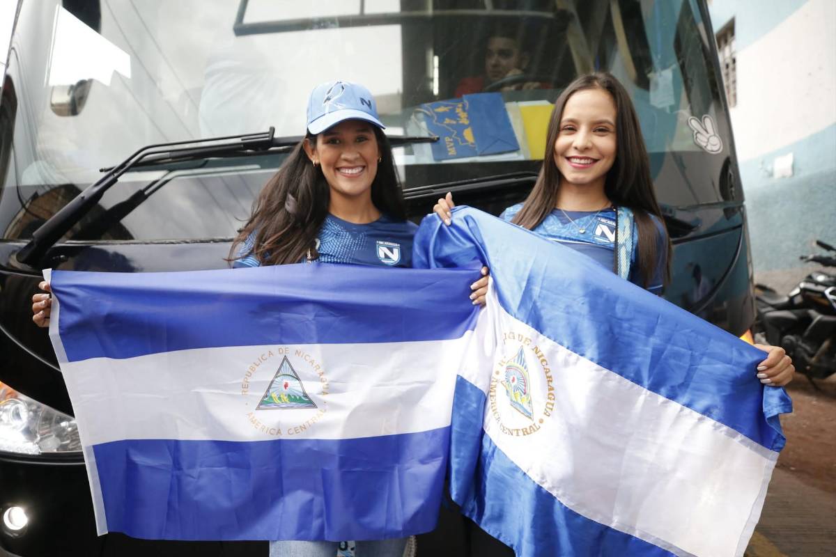 Las bellas chicas que se robaron las miradas el Nacional para partido Honduras-Nicaragua