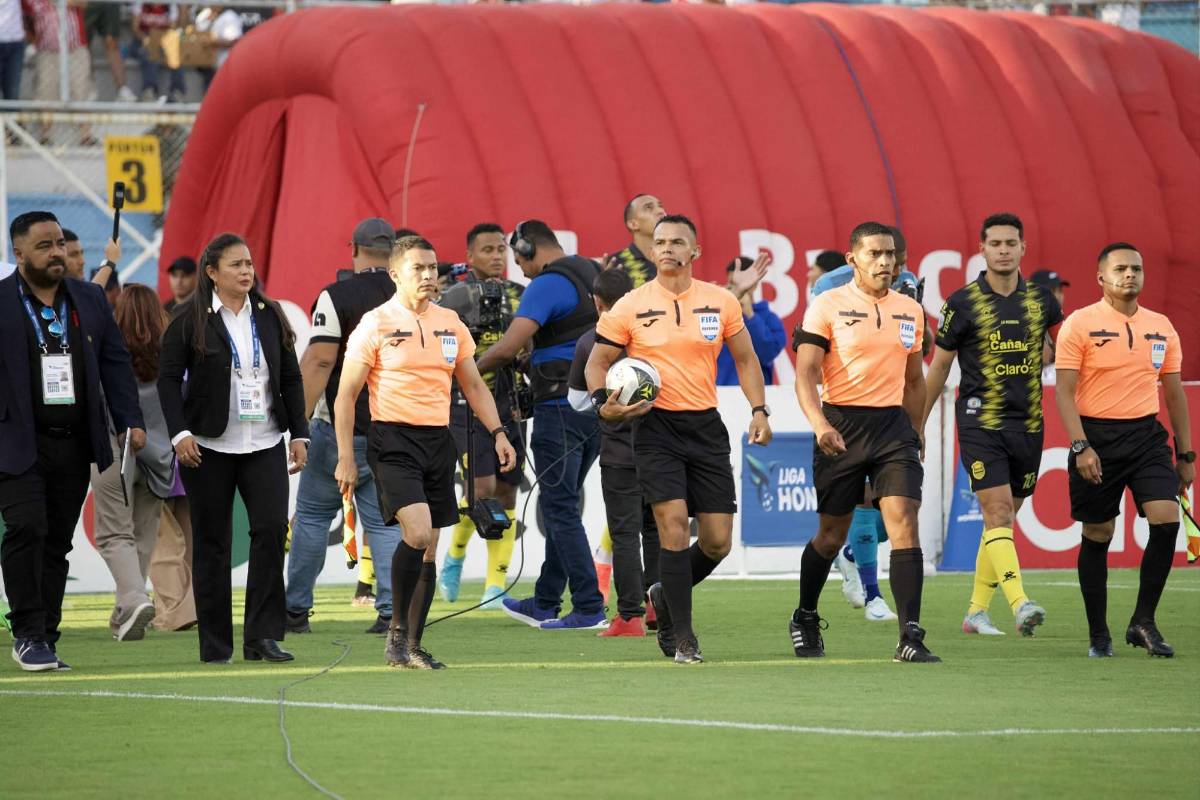 Buba descontrolado, aficionada desmayada, jugador confirma que se va de Olimpia y lágrimas