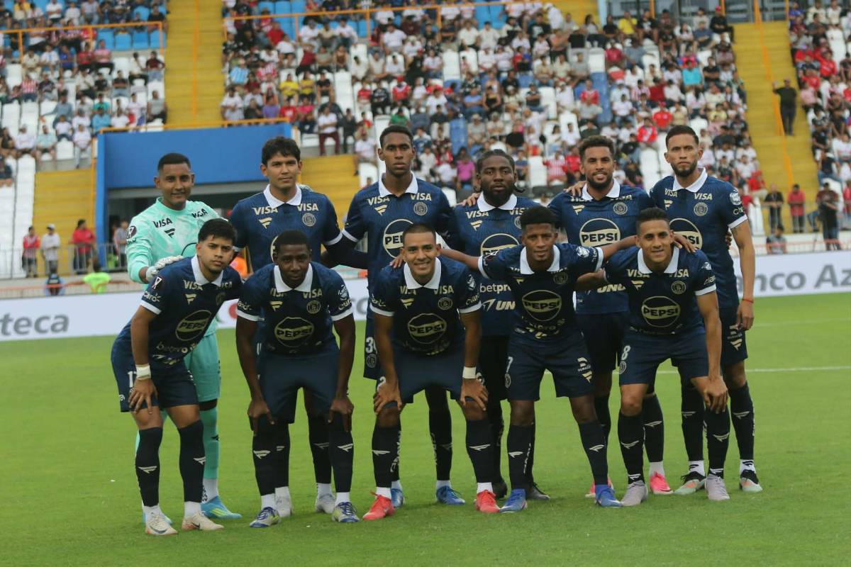 Olimpia humilla a Motagua, jugador sale herido, visita especial y sorprende lo que hicieron los DT