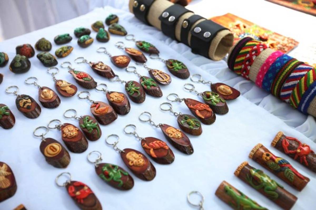 Honduras: Arte lenca engalana Parque Central de Tegucigalpa