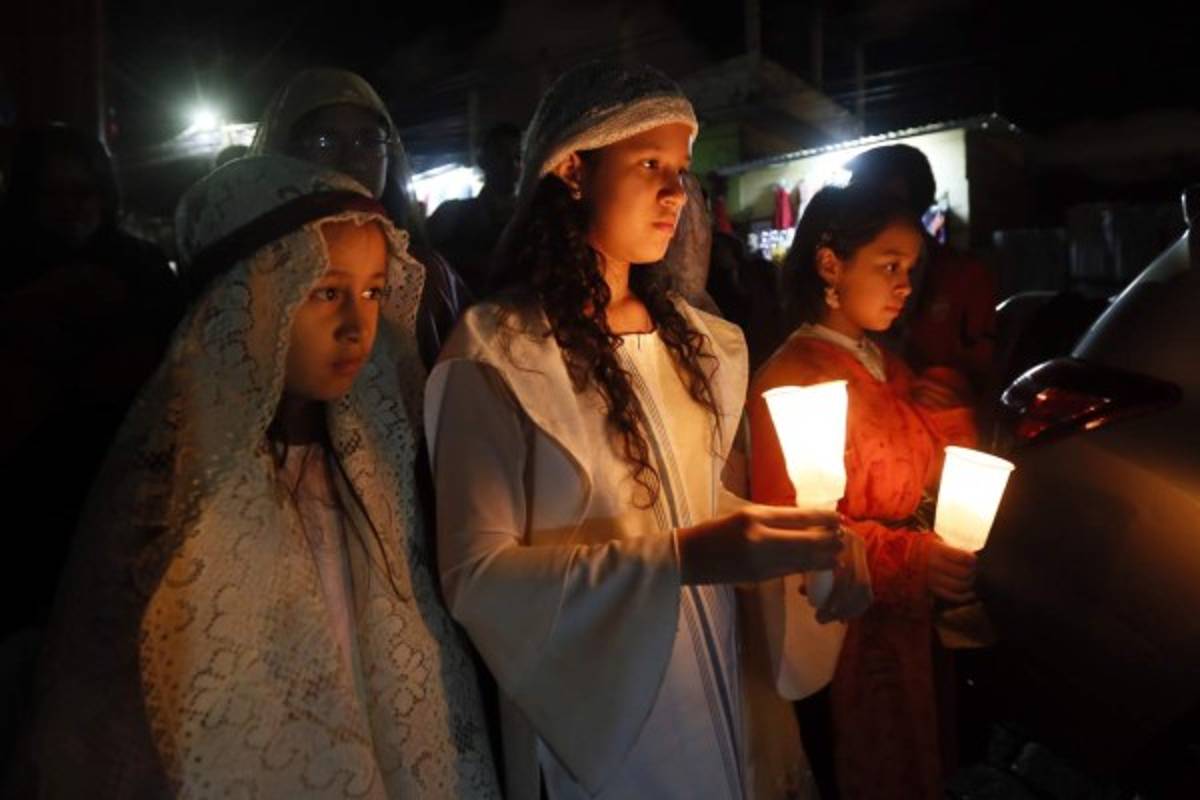 Familias capitalinas mantienen viva la tradición de las posadas