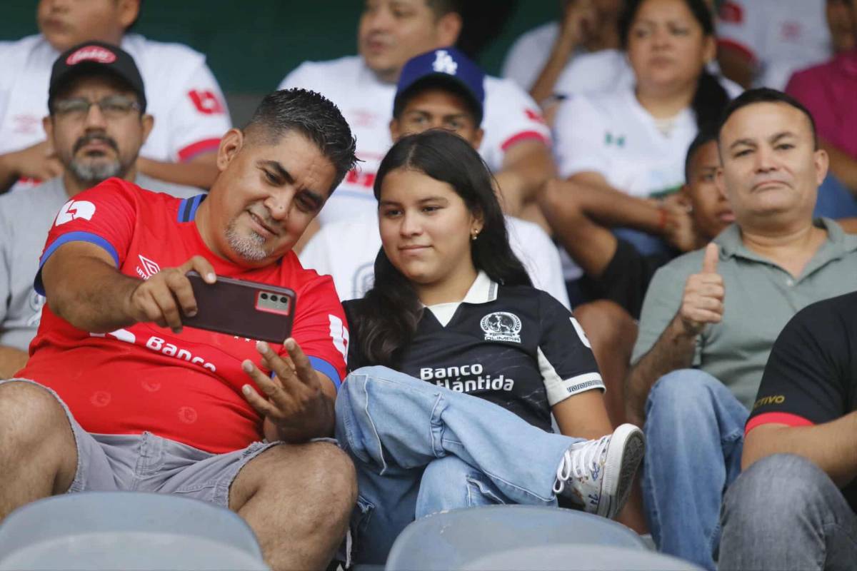 Hermosas chicas, leones y tiburones: gran ambiente para Platense vs Olimpia