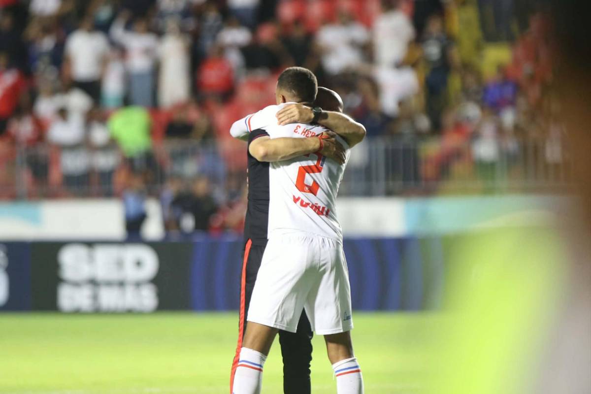 Show de luces, tristeza de Motagua y celebración del campeón Olimpia en el Nacional