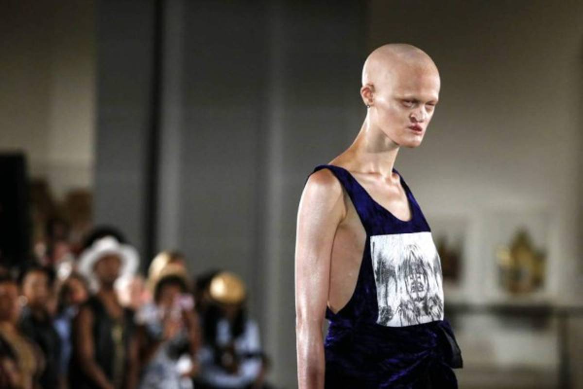 Modelo con inusual apariencia rompe estereotipos de belleza