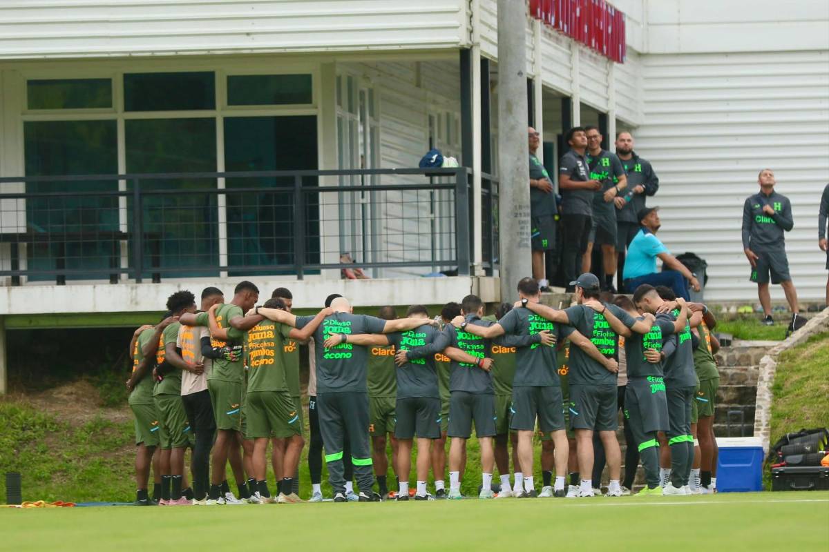 Edwin Rodríguez preocupa, legionario llega con lujosa bolsa y sorpresa en entreno de Honduras