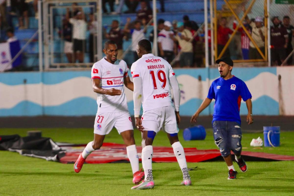 Presentadoras deslumbran, Olimpia se vengó de Real España y la burla de Jerry Bengtson