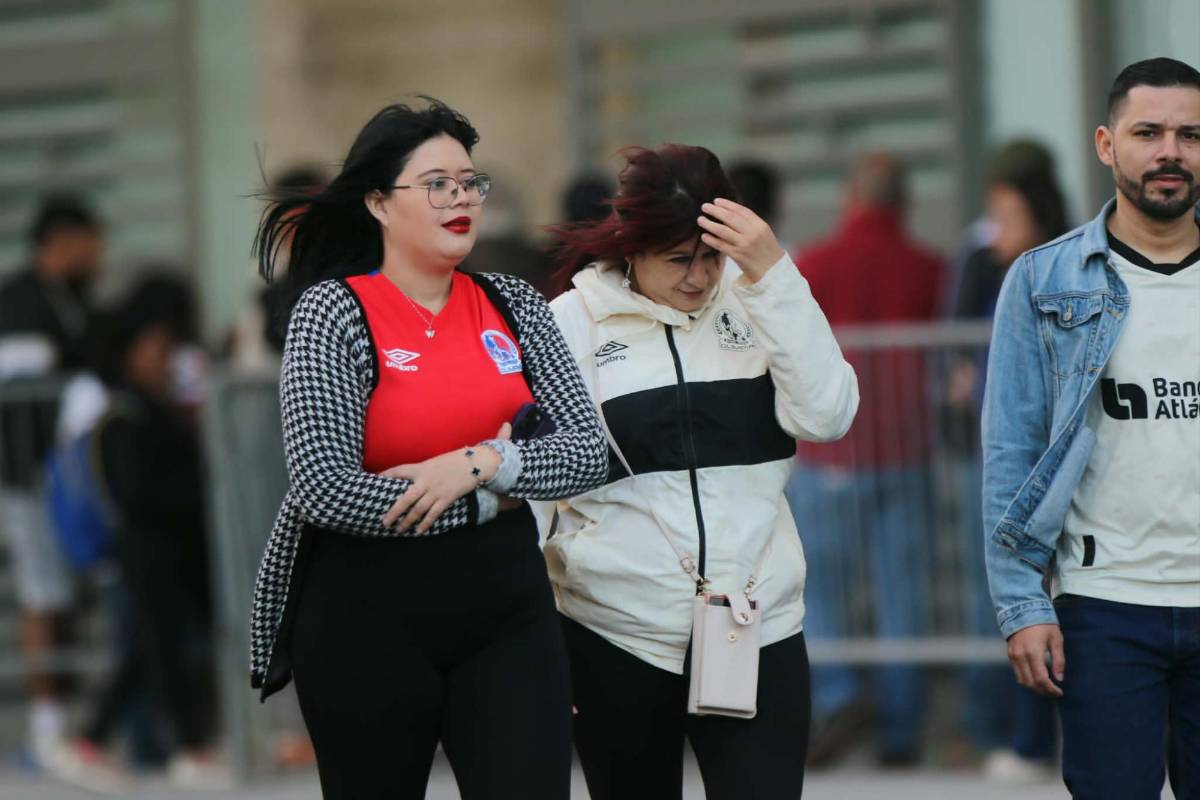 Gran ambiente en el Nacional para partido entre Olimpia y América por Concachampions