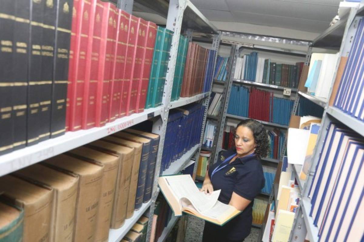 Más de 13 mil libros de cifras al alcance en la biblioteca del INE