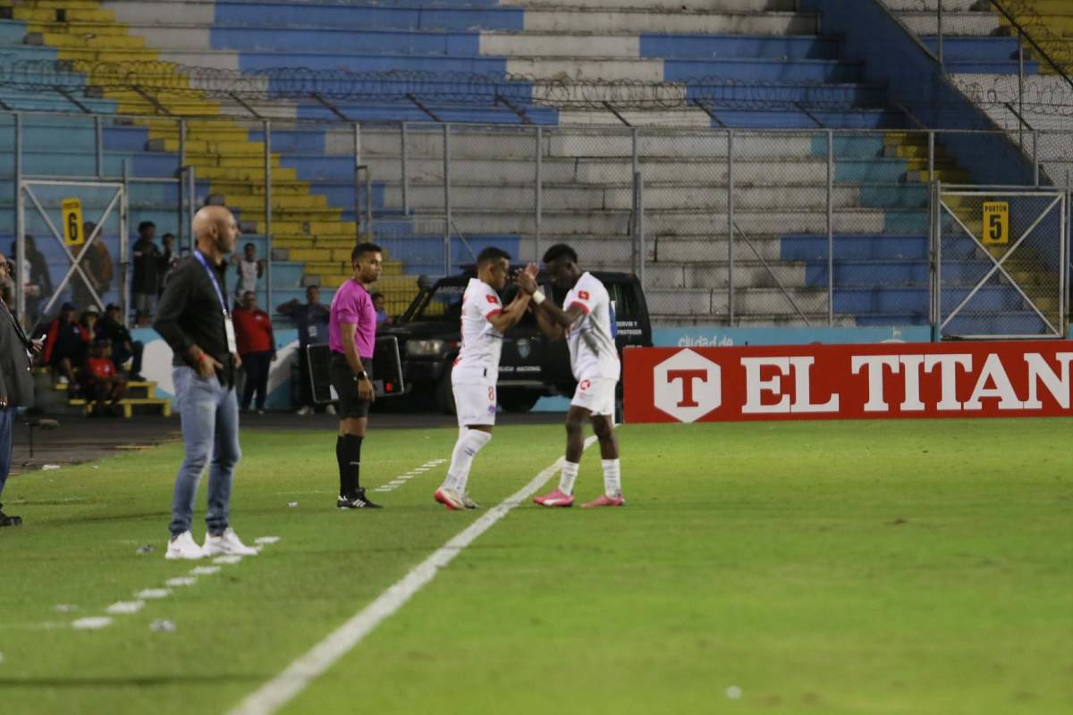 No se vio en tv: Arreglos en el Nacional, los campeones y novedades en lista de Olimpia