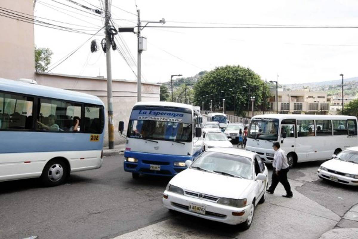 Regularán rutas de buses en el centro de Tegucigalpa