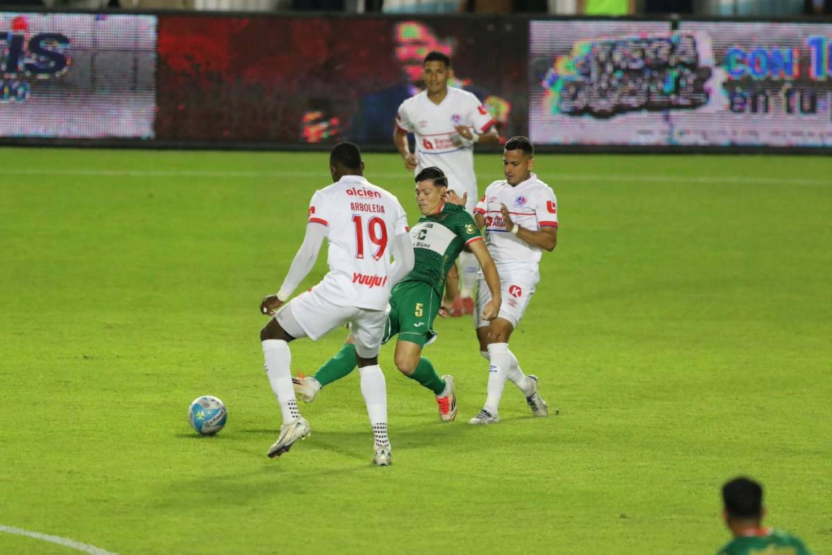 Pelea entre jugadores, insólita interrupción, gol de Puskas y Olimpia celebra título ante Marathón