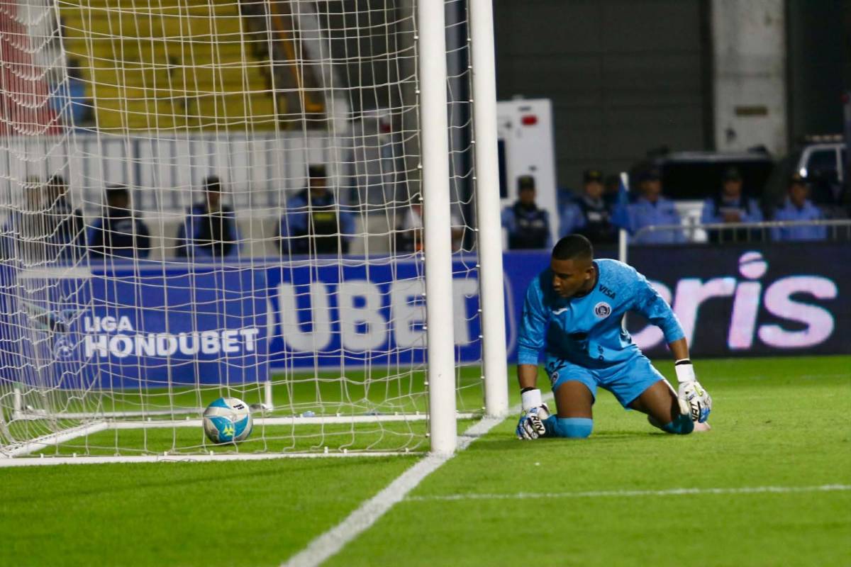 Motivo de la pelea de barras, terror en las afueras del Nacional y Olimpia hace sufrir a Motagua