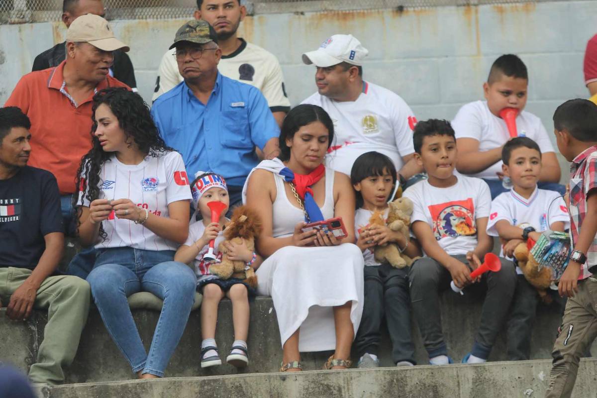 Furor en debut de Olimpia en Choluteca: Bellas chicas, nuevos fichajes y sorpresa con jugador