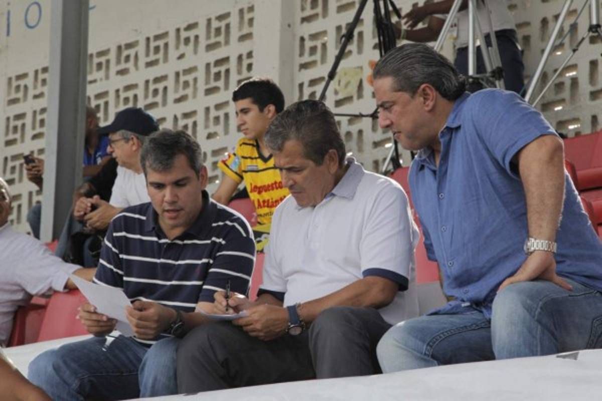 Jorge Luis Pinto y su fin de semana ajetreado