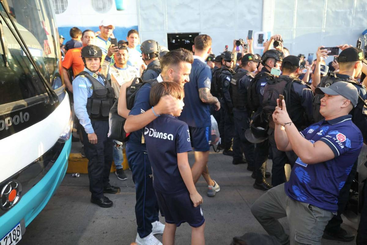 Fiesta total en el Estadio Nacional: Afición de Motagua celebra su 98 aniversario