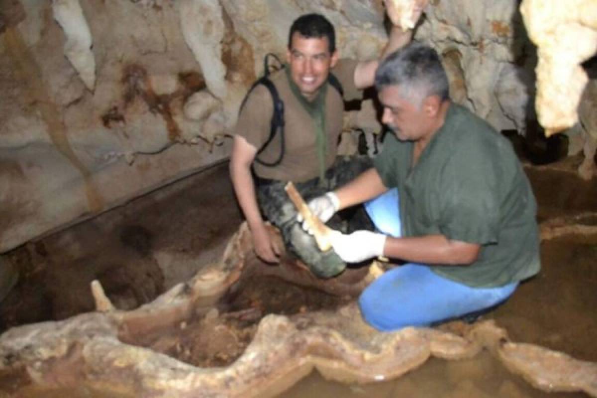 Descubren antigua osamenta en cuevas de Olancho